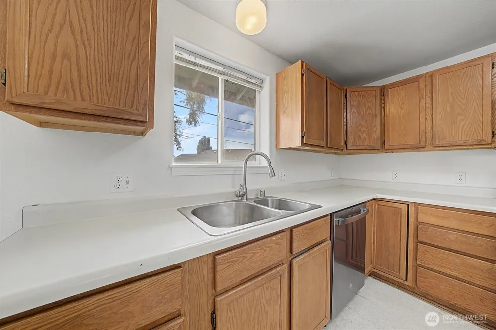 824 E Hayden Drive Moses Lake, WA 98837