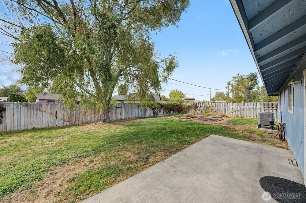 824 E Hayden Drive Moses Lake, WA 98837