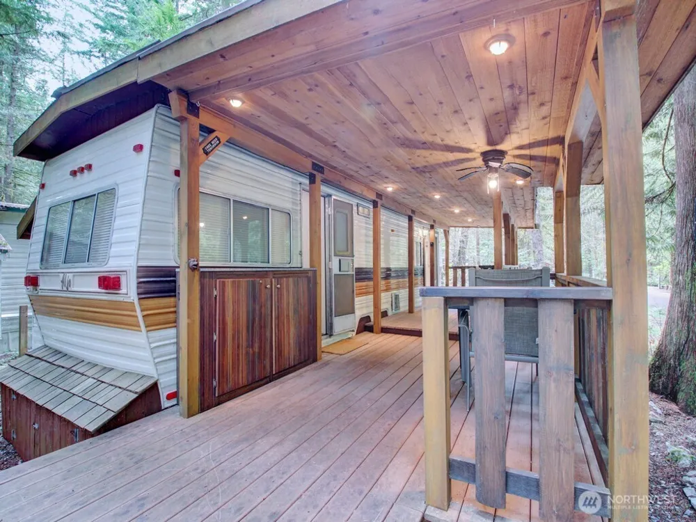 80 Sunset Circle Deming, WA 98244