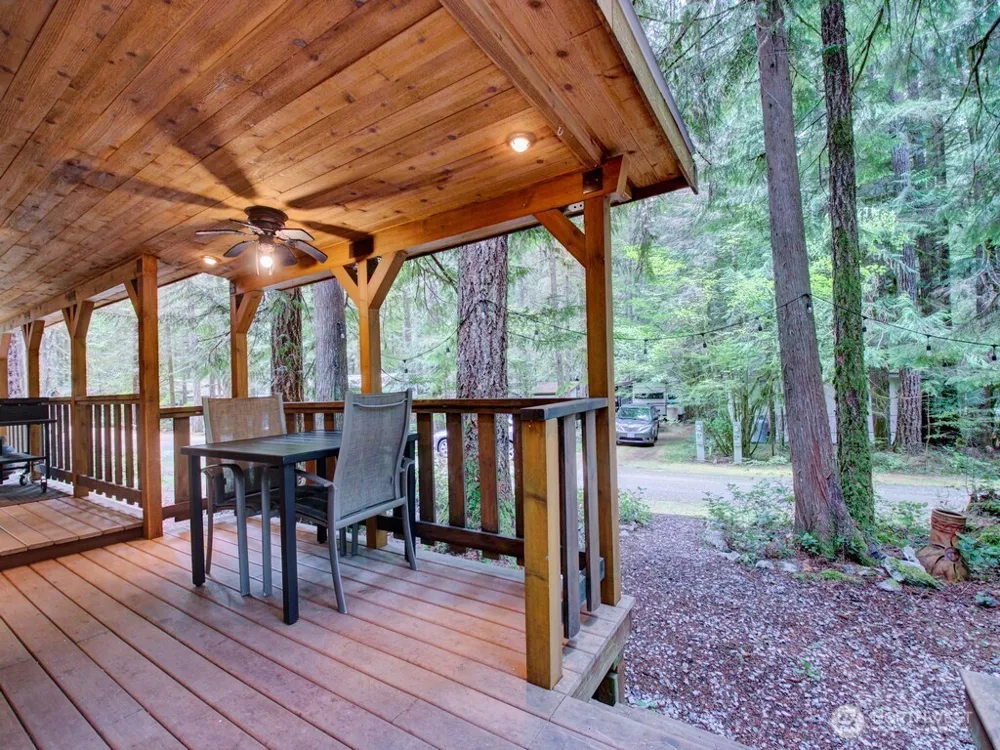 80 Sunset Circle Deming, WA 98244