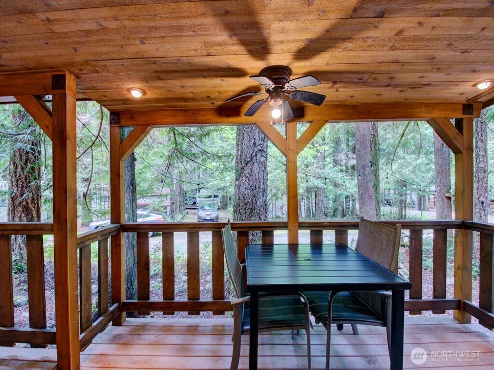 80 Sunset Circle Deming, WA 98244