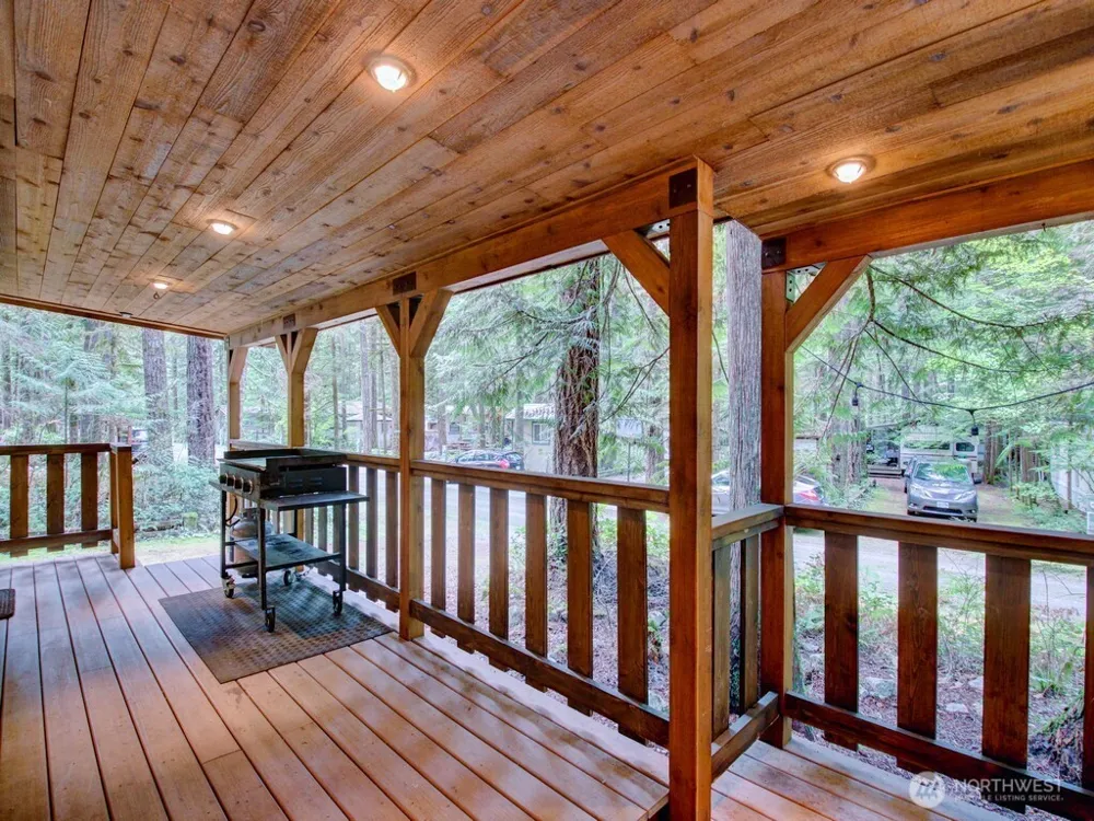 80 Sunset Circle Deming, WA 98244