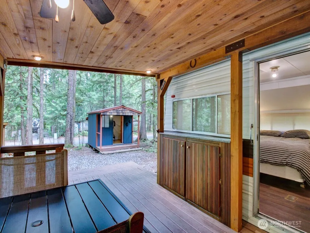 80 Sunset Circle Deming, WA 98244