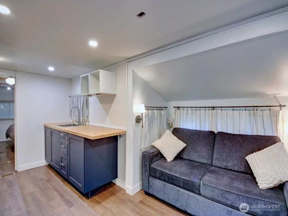 80 Sunset Circle Deming, WA 98244