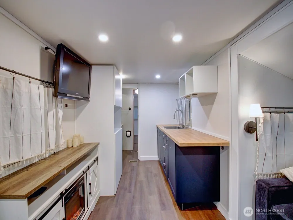 80 Sunset Circle Deming, WA 98244