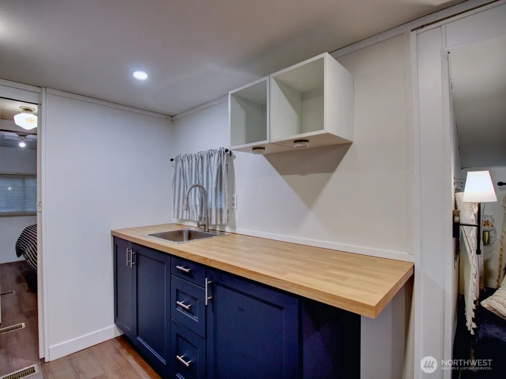 80 Sunset Circle Deming, WA 98244