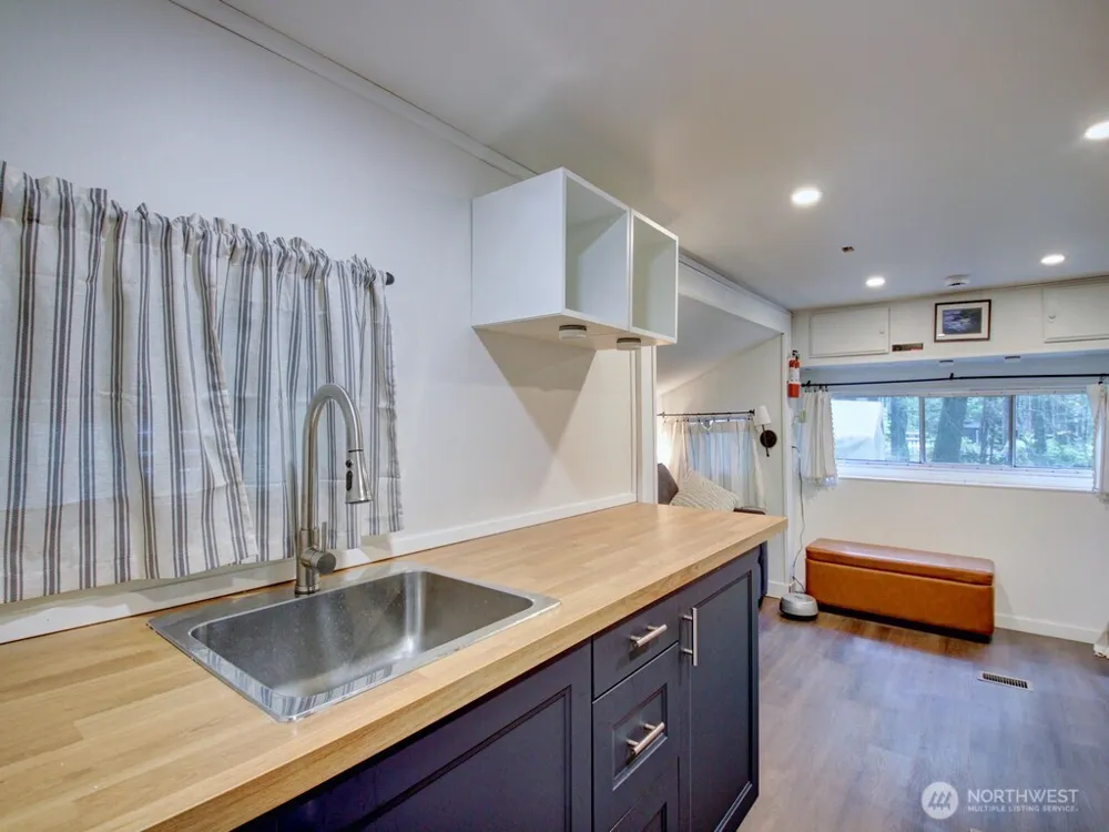 80 Sunset Circle Deming, WA 98244