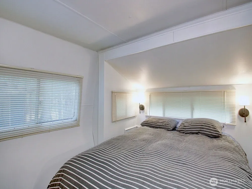 80 Sunset Circle Deming, WA 98244