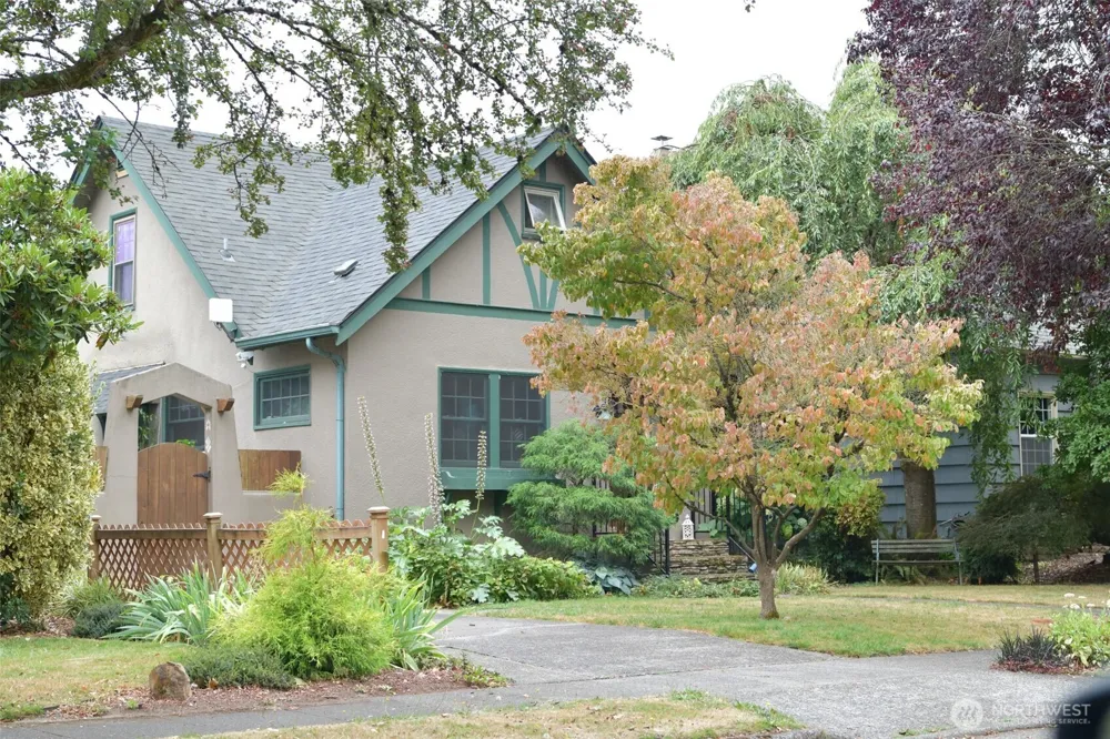 2733 Fir Street Longview, WA 98632