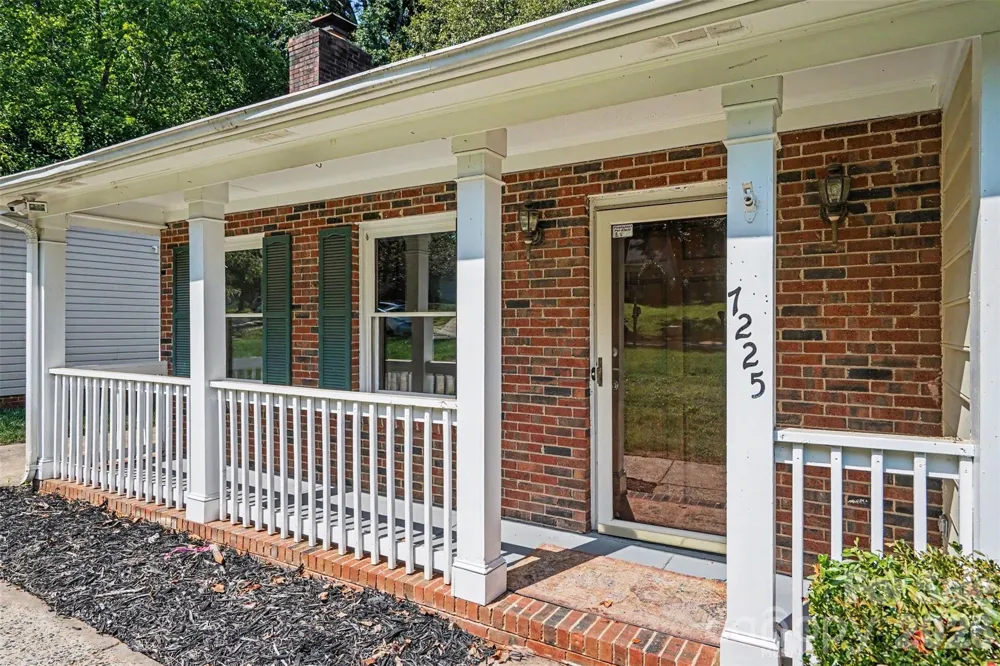 7225 Mcteal Place Charlotte, NC 28262