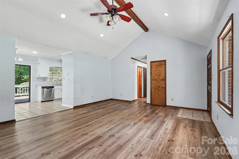 7225 Mcteal Place Charlotte, NC 28262