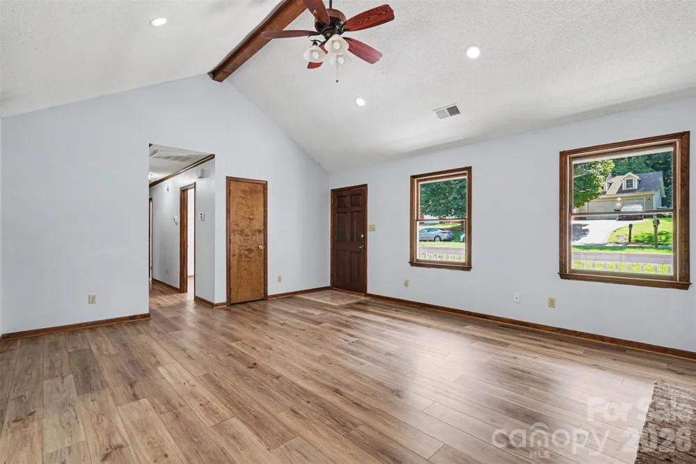 7225 Mcteal Place Charlotte, NC 28262
