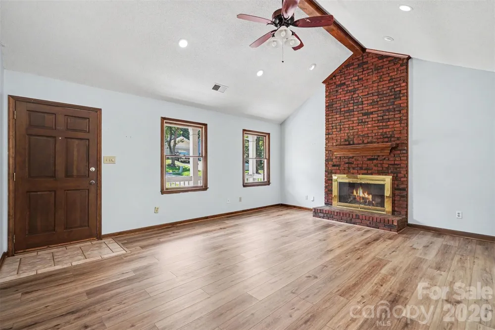 7225 Mcteal Place Charlotte, NC 28262
