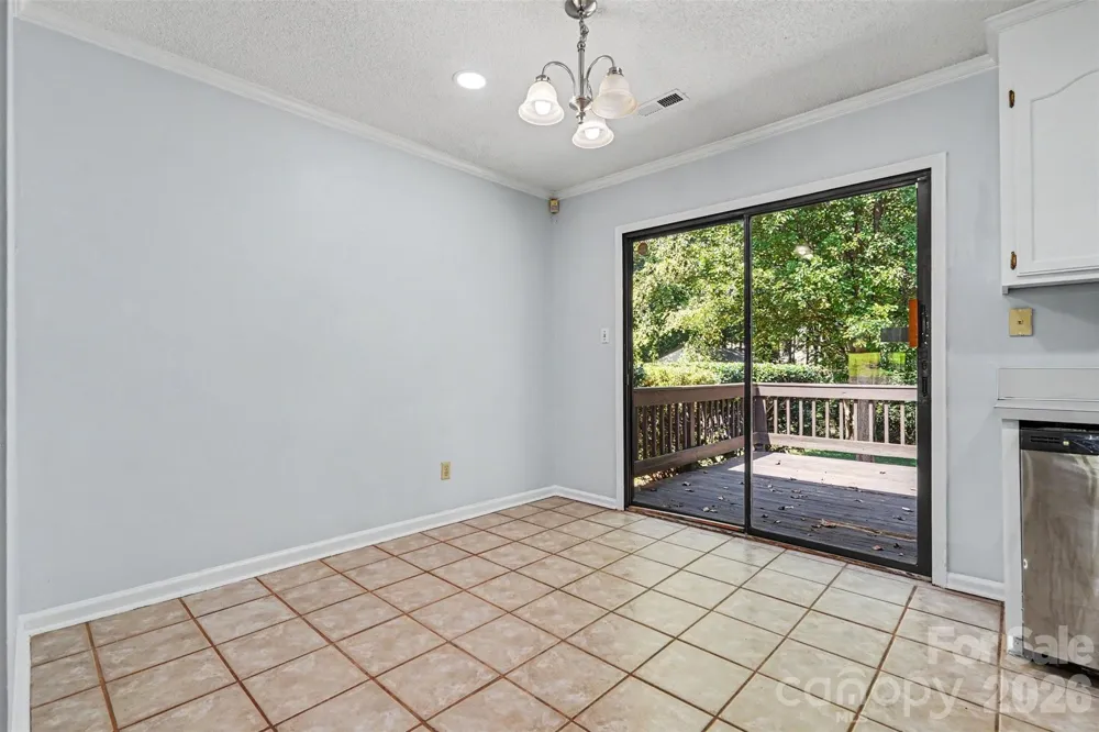 7225 Mcteal Place Charlotte, NC 28262