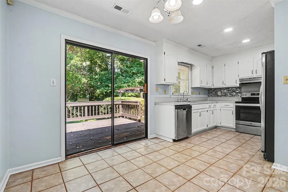 7225 Mcteal Place Charlotte, NC 28262