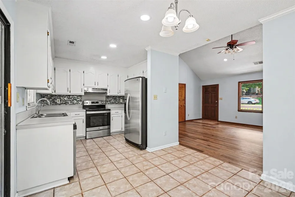 7225 Mcteal Place Charlotte, NC 28262