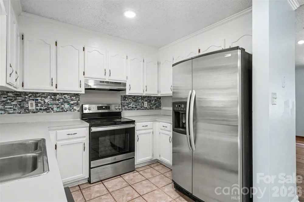 7225 Mcteal Place Charlotte, NC 28262