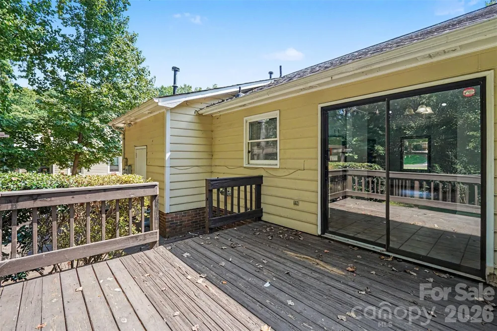 7225 Mcteal Place Charlotte, NC 28262