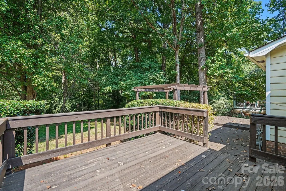7225 Mcteal Place Charlotte, NC 28262