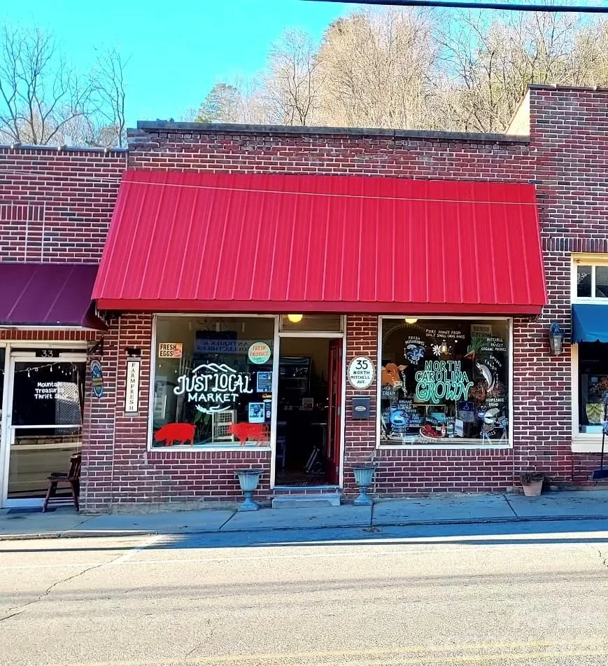 35 Mitchell Avenue Bakersville, NC 28705