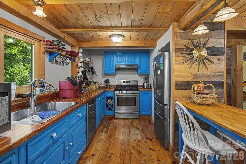 270 Upper Herron Cove Road Weaverville, NC 28787