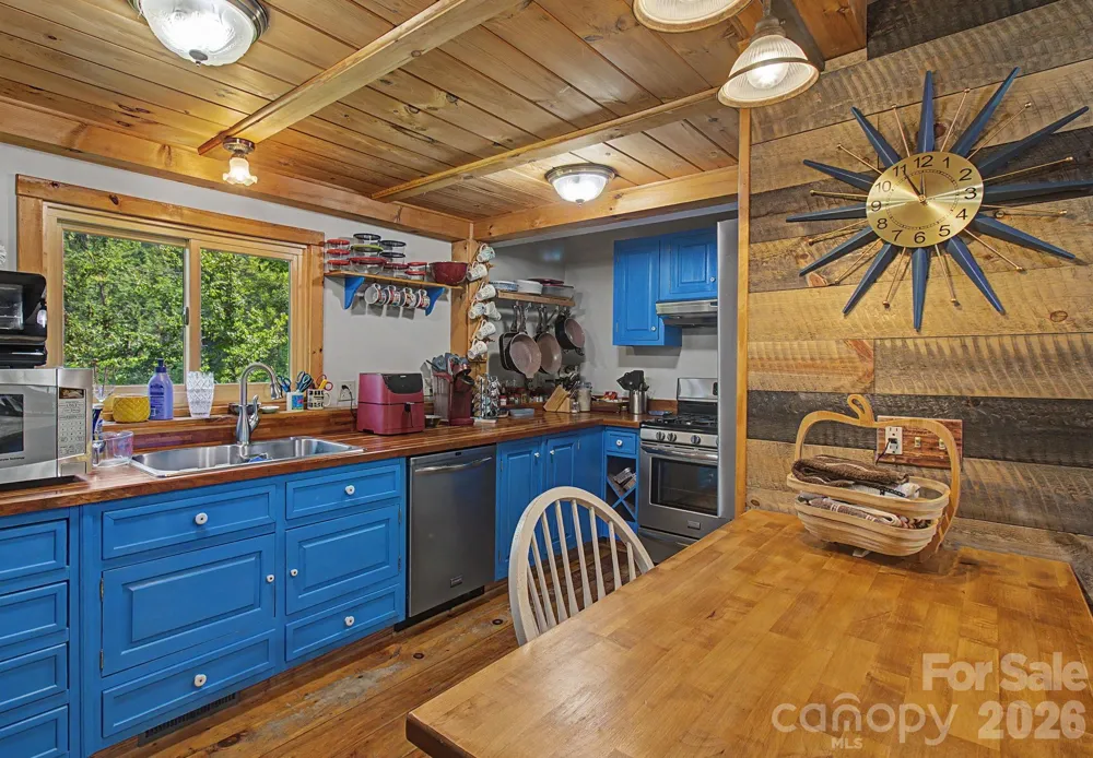 270 Upper Herron Cove Road Weaverville, NC 28787