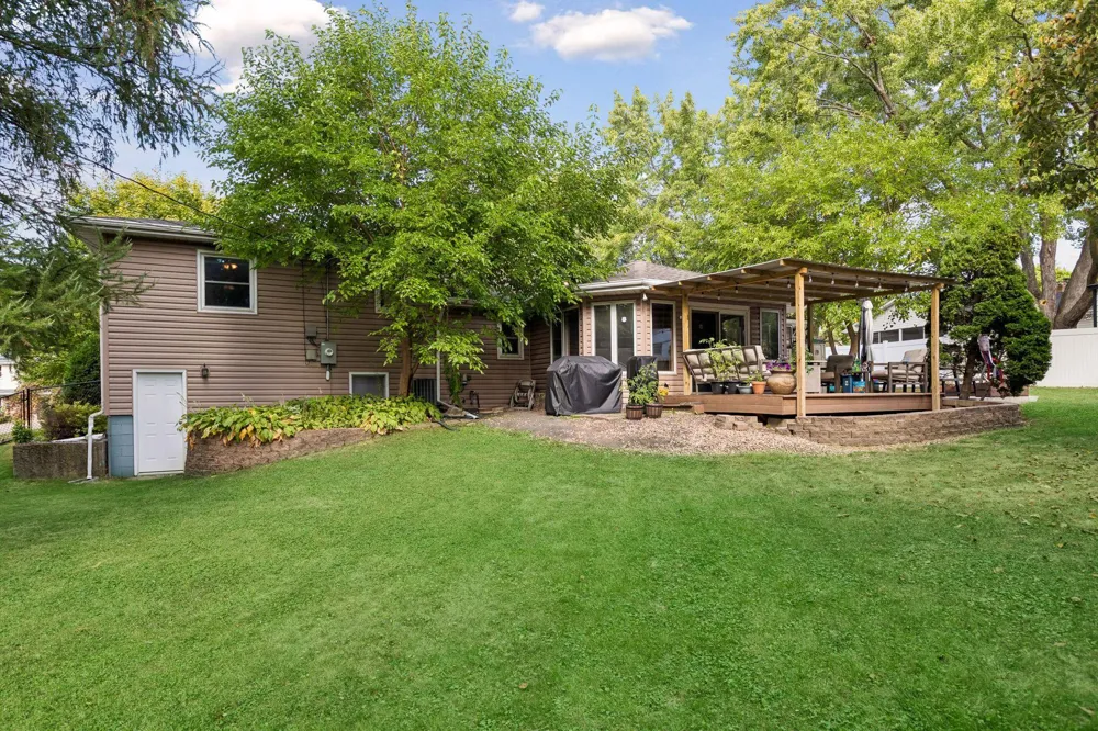 2230 Decatur Avenue Golden Valley, MN 55427