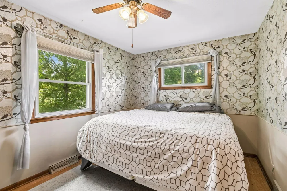 2230 Decatur Avenue Golden Valley, MN 55427