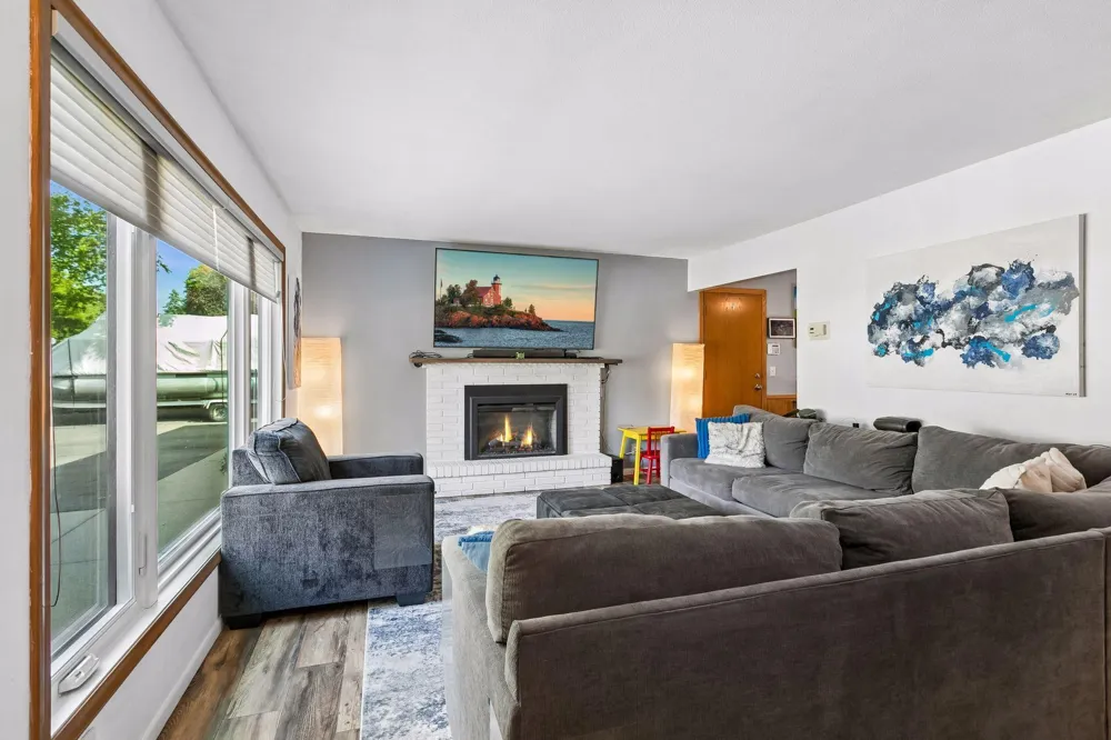 2230 Decatur Avenue Golden Valley, MN 55427
