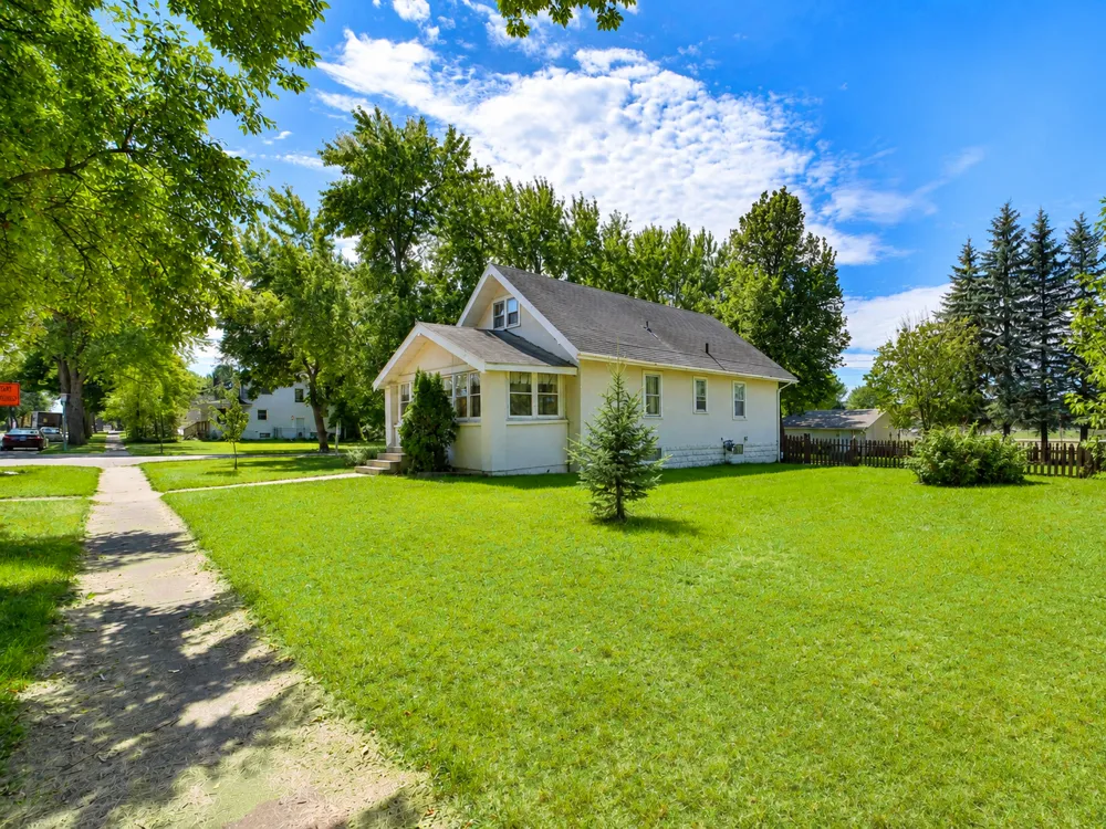 403 5th Street NE Staples, MN 56479
