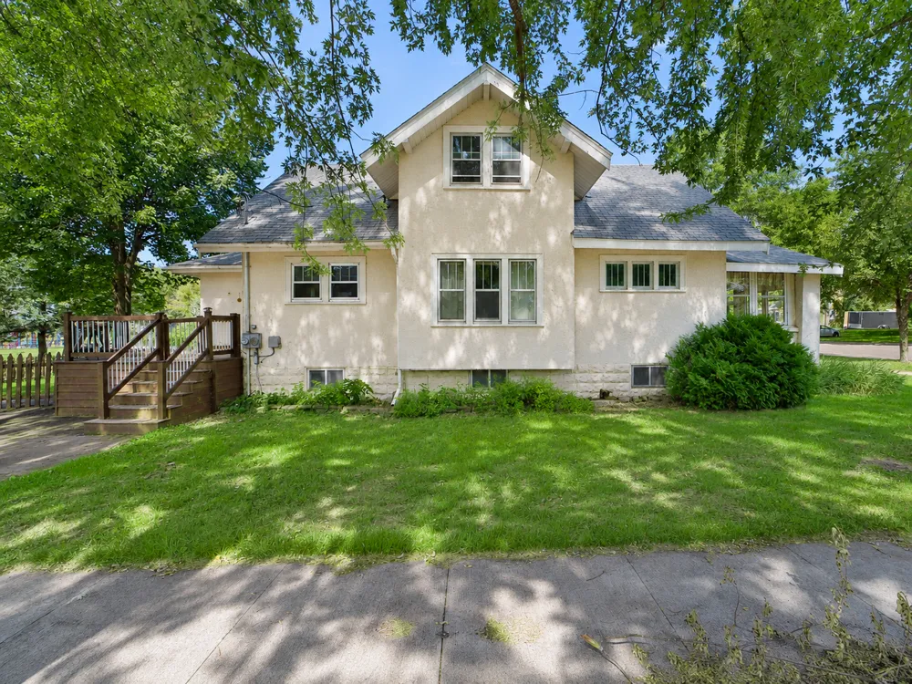 403 5th Street NE Staples, MN 56479