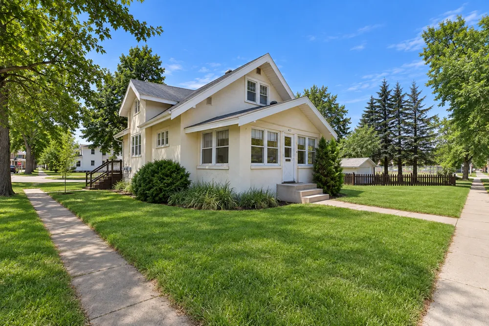 403 5th Street NE Staples, MN 56479