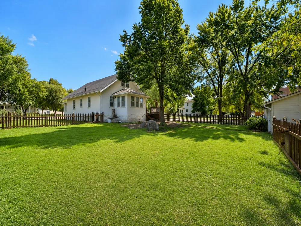 403 5th Street NE Staples, MN 56479