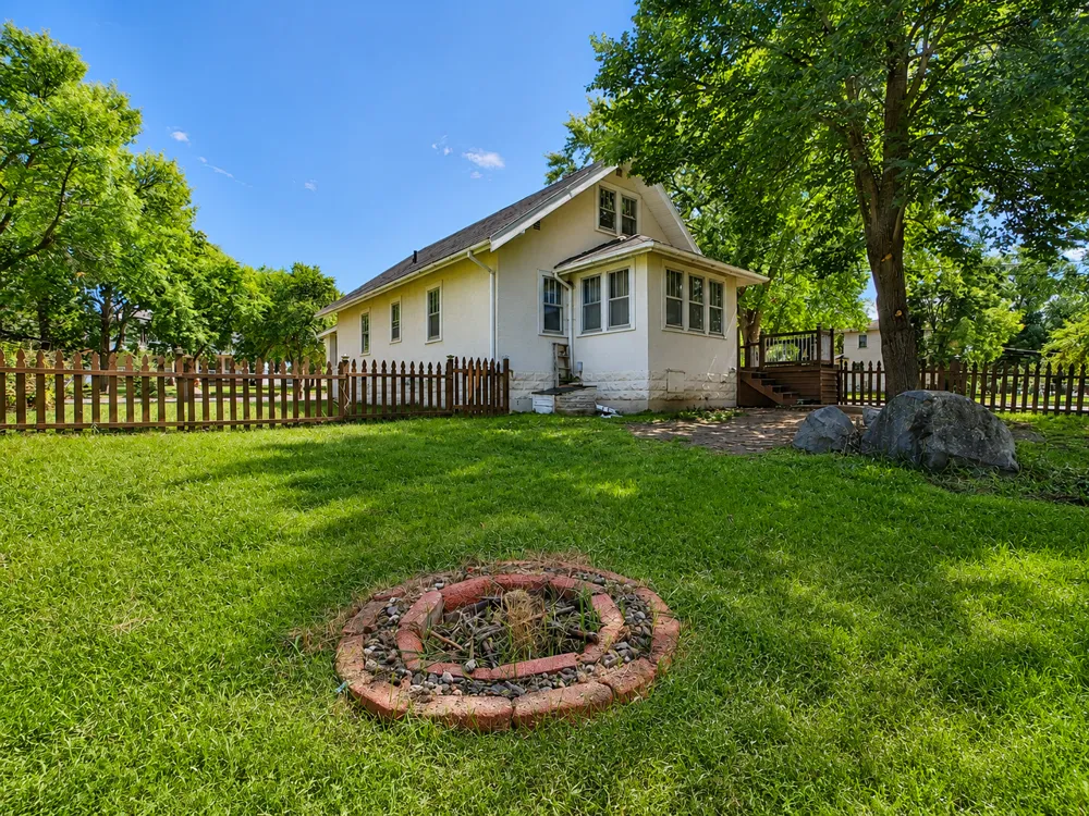 403 5th Street NE Staples, MN 56479
