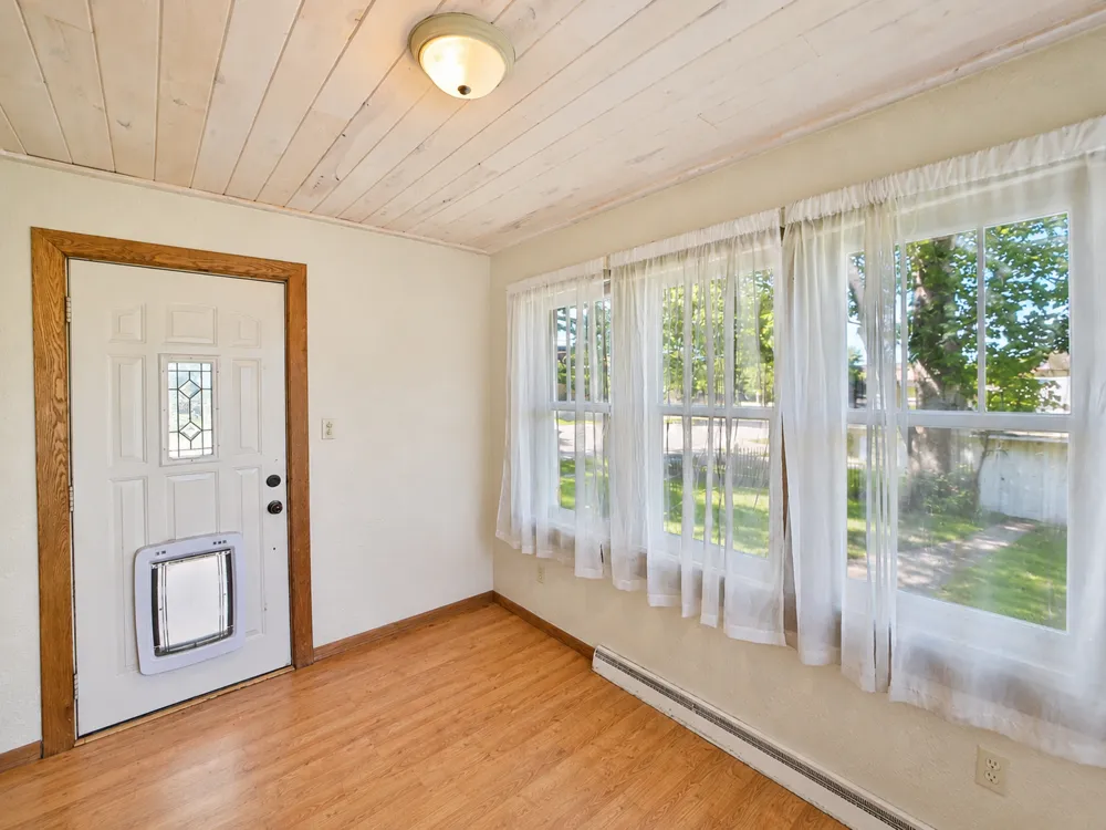 403 5th Street NE Staples, MN 56479