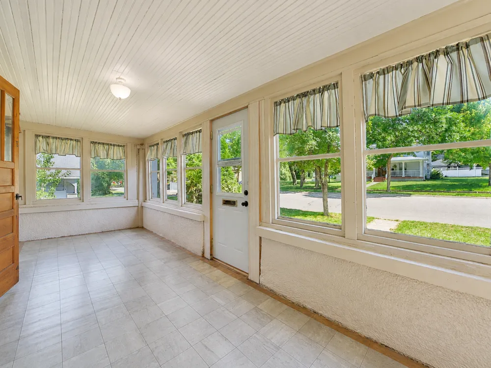 403 5th Street NE Staples, MN 56479