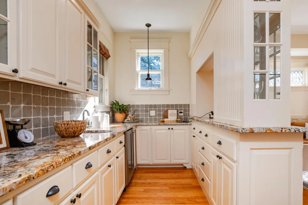761 Lincoln Avenue Saint Paul, MN 55105