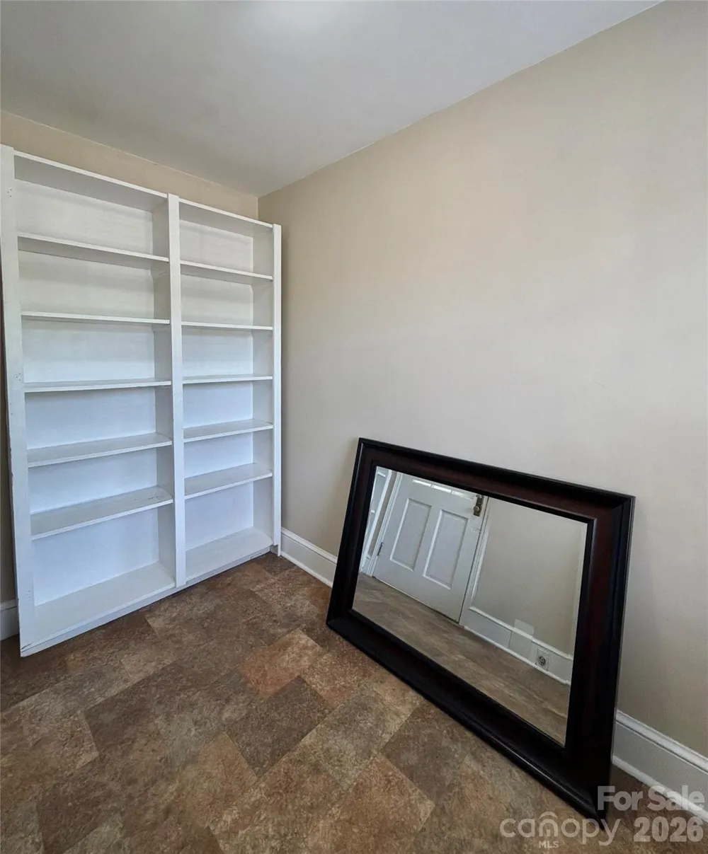 917 W Pine Street Blacksburg, SC 29702
