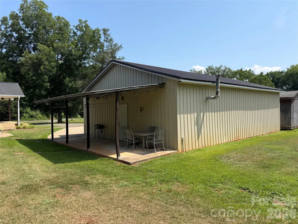 917 W Pine Street Blacksburg, SC 29702