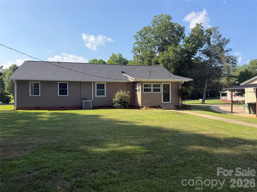 917 W Pine Street Blacksburg, SC 29702