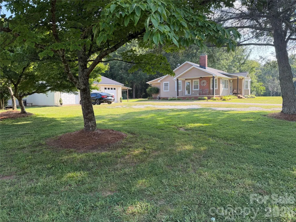 917 W Pine Street Blacksburg, SC 29702