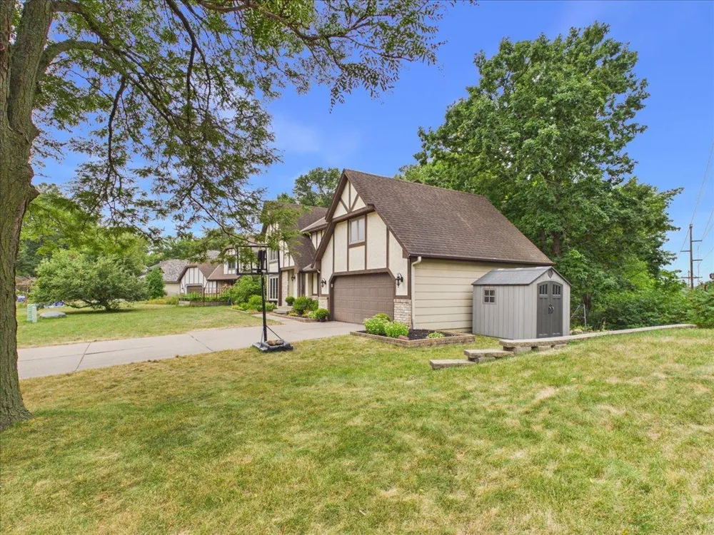 4195 Norma Avenue Arden Hills, MN 55112