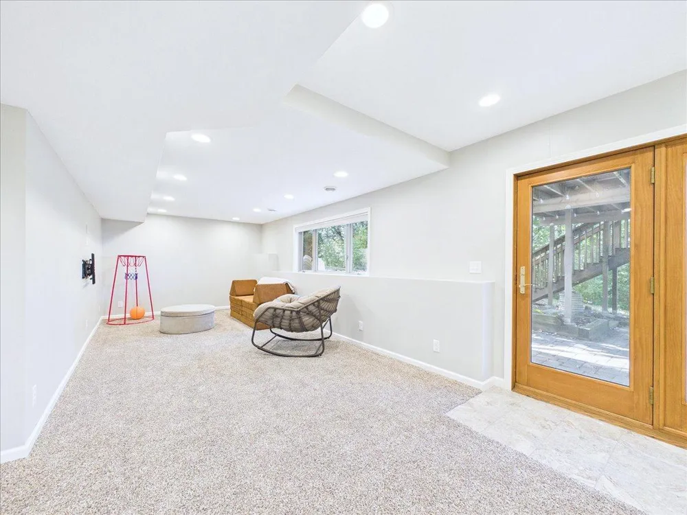 4195 Norma Avenue Arden Hills, MN 55112