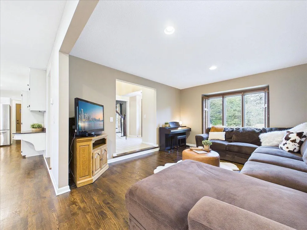 4195 Norma Avenue Arden Hills, MN 55112