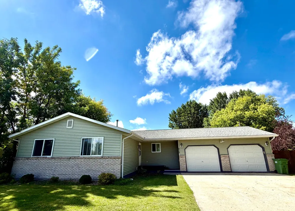 313 10th Avenue NE Roseau, MN 56751