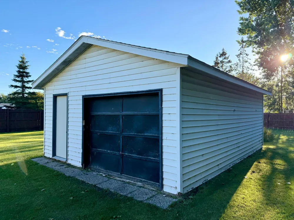 313 10th Avenue NE Roseau, MN 56751