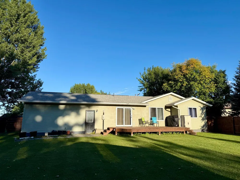 313 10th Avenue NE Roseau, MN 56751