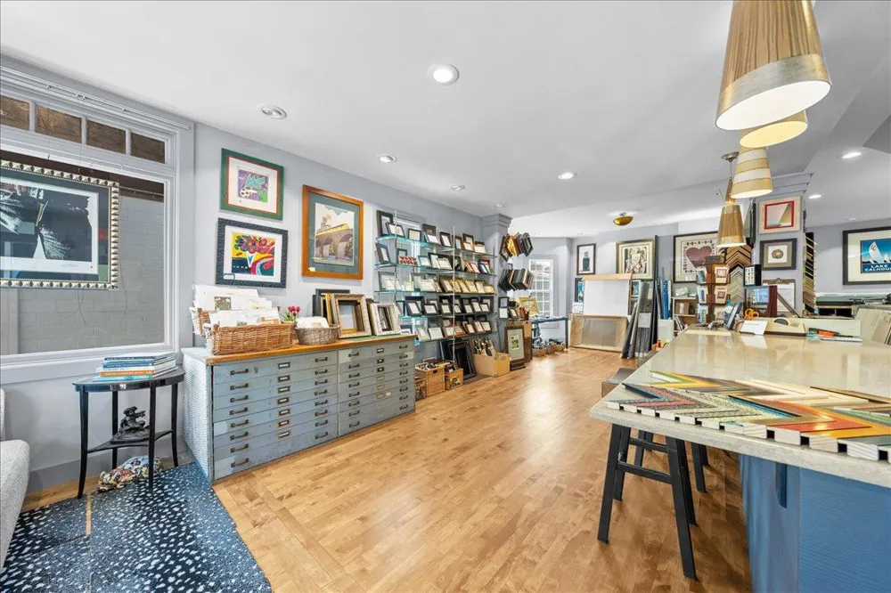 1517 W Lake Street Minneapolis, MN 55408