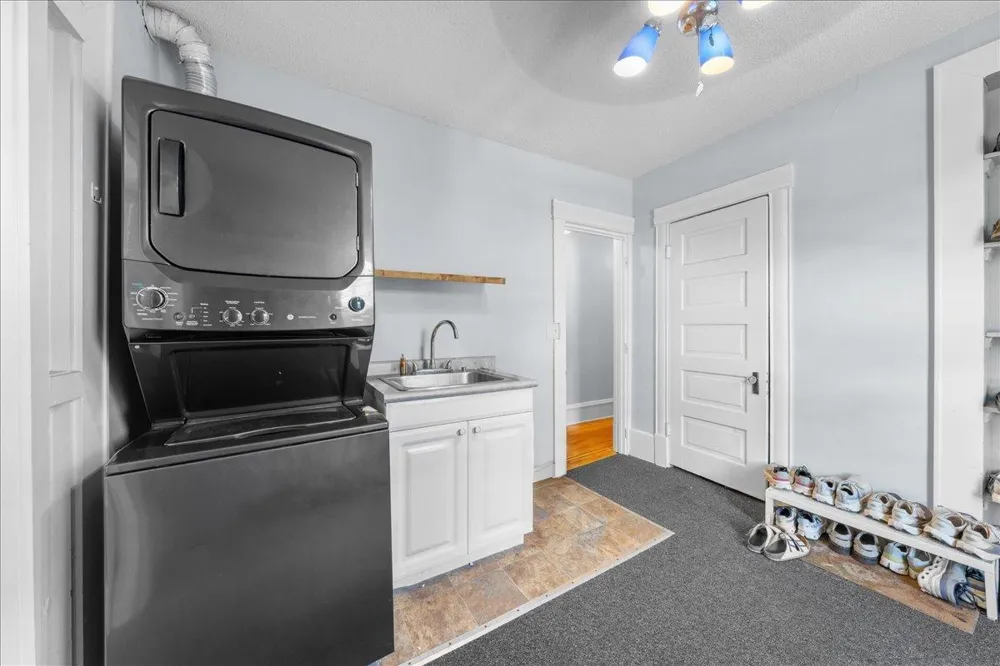 1517 W Lake Street Minneapolis, MN 55408