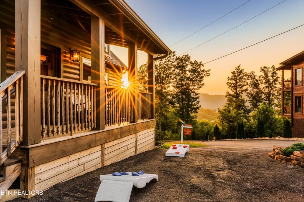 729 Bear Walk Way Gatlinburg, TN 37738